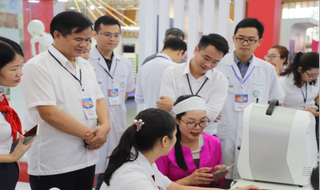 Tái hiện 80 năm phát triển, cống hiến của ngành y tế