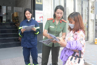 TP HCM quyết xóa nạn quảng cáo, tờ rơi liên quan 'tín dụng đen'