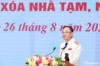 Lực lượng Công an nhân dân tiên phong xóa nhà tạm, nhà dột nát
