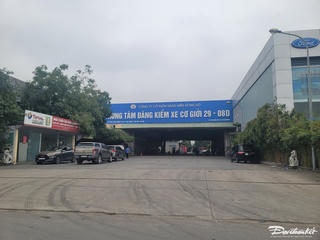 Trung tâm đăng kiểm ở Hà Nội vắng vẻ sau Tết