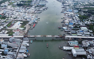 Cầu qua sông Ông Đốc trước ngày hợp long