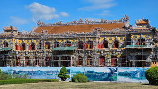 Cận cảnh nơi làm việc của các vị vua triều Nguyễn đang được trùng tu