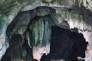 Bên trong hang động có dấu tích của người tiền sử