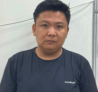 Tạm giữ đối tượng dùng dao gây thương tích vợ cũ