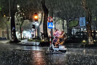 Ngày 12/8: Nhiều khu vực có mưa rào lúc chiều tối