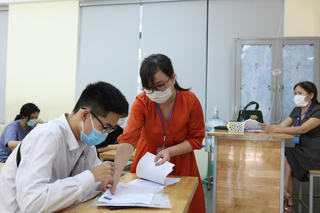 Đề thi tham khảo tương đương đề thi tốt nghiệp THPT 2023