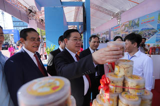 Hàng chục sản phẩm tiêu biểu của thị xã Kỳ Anh trưng bày tại hội nghị xúc tiến đầu tư