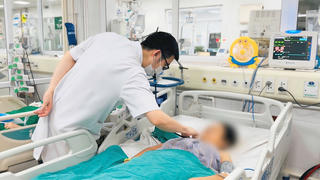 Hiểm họa khôn lường do nhiễm khuẩn khớp