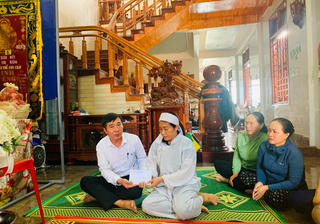 Quảng Bình: Thăm các gia đình có ngư dân bị nạn trên biển