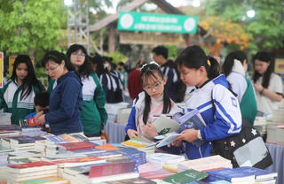 Phú Thọ: Khai mạc Hội sách Đất Tổ năm 2025