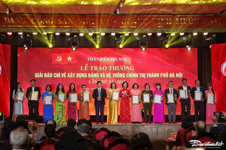 Hà Nội: Trao Giải báo chí về Xây dựng Đảng và hệ thống chính trị TP Hà Nội lần thứ VI