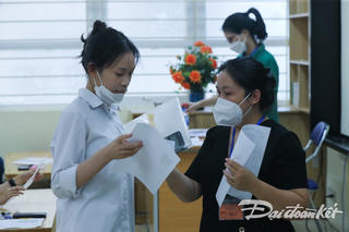 Đáp án tham khảo bài thi môn Toán kỳ thi lớp 10 tại Hà Nội