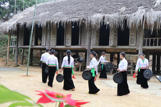 Hồi sinh di sản xứ Mường