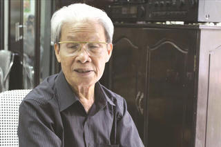 'Trông vời lưng núi...'