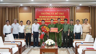 Đà Nẵng: Khen thưởng chuyên án phá vụ vận chuyển 9 kg ma túy đi tiêu thụ