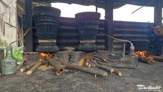 Thăm ngôi làng trăm năm dùng nồi đồng nấu rượu