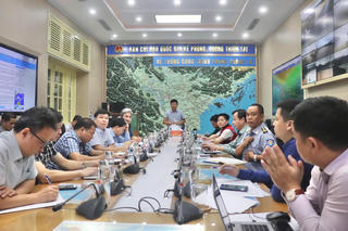 Tăng cường hỗ trợ người dân vùng ngập lũ