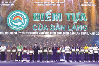 Xây dựng biên giới lòng dân vững chắc