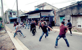 Dán nhãn cảnh báo phim có hình ảnh bạo lực