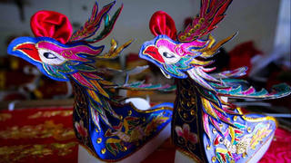 Khăn chầu áo ngự