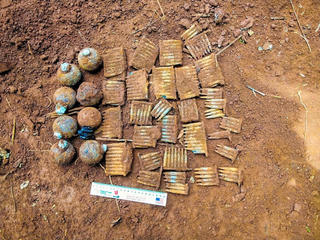 Quảng Trị: Phát hiện hàng trăm viên đạn tại vườn nhà dân