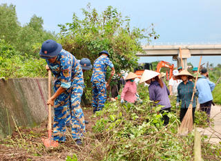 Quảng Ninh: Hơn 600 người dọn vệ sinh hưởng ứng Ngày Môi trường thế giới