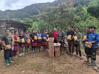 Hội Chữ thập đỏ Việt Nam cứu trợ khẩn cấp người dân vùng lũ Điện Biên và Sơn La