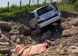 Thái Bình: Ô tô, xe máy đâm va trên đường đê, một phụ nữ tử vong