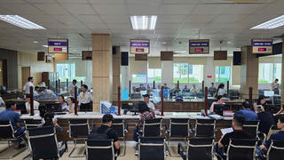 Huế: Tiếp nhận hàng trăm hồ sơ trong ngày đầu vận hành mô hình chính quyền 2 cấp