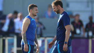 HLV Southgate: Các ngôi sao tuyển Anh cần tránh lỗi thẻ đỏ ngớ ngẩn