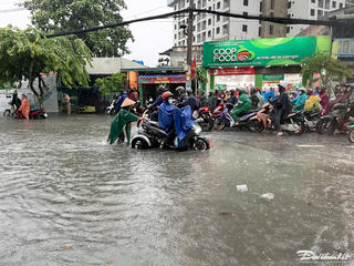 TP Hồ Chí Minh: Mưa dông kéo dài, nhiều tuyến đường có khả năng ngập cục bộ