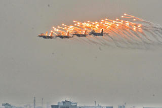 Mãn nhãn màn trình diễn Su-30MK2 trên bầu trời Hà Nội