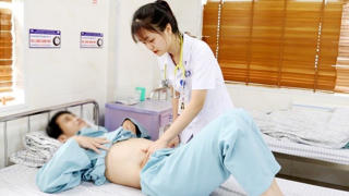 Phù nề toàn thân do uống thuốc nam không rõ nguồn gốc