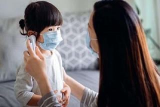 Cẩn trọng khi tự điều trị cho trẻ tại nhà