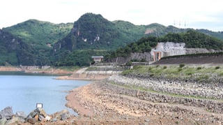 Nhiều hồ chứa xuống mực nước chết, nguy cơ thiếu điện