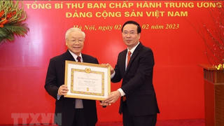 Lễ trao Huy hiệu 55 năm tuổi Đảng tặng Tổng Bí thư Nguyễn Phú Trọng