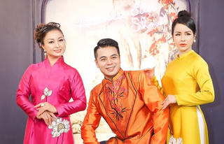 Nhà thiết kế trẻ 'nâng tầm' giá trị áo dài ra thế giới