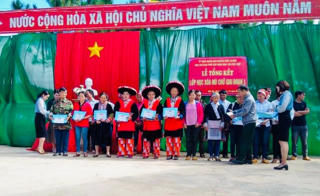 Đắk Glong (Đắk Nông) nỗ lực xóa mù chữ