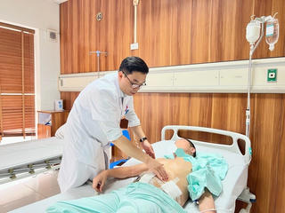 Suýt mất mạng vì chiếc tăm tre