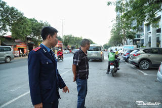 Hoàng Mai, Hà Nội: Xử lý bãi xe trông quá diện tích gây mất an toàn