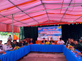 Bộ Tư lệnh Vùng 3 Hải quân chúc Tết cán bộ, quân và dân huyện đảo Cồn Cỏ