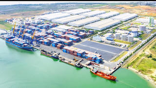 Nhiều cảng biển tại miền Trung đóng cửa, không tiếp nhận hàng hóa do ảnh hưởng của bão Noru