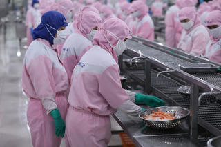 Tạo lợi thế cạnh tranh cho tôm xuất khẩu