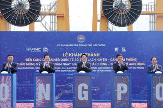 Chủ tịch nước bấm nút khánh thành Bến cảng container quốc tế số 3 và 4 tại Hải Phòng