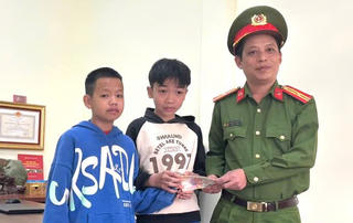 Đắk Nông: Hai học sinh lớp 6 nhặt được 10 triệu đồng trả lại cho người đánh rơi