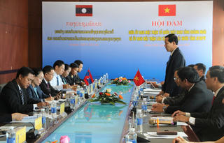 Trao đổi kinh nghiệm công tác Mặt trận giữa tỉnh Quảng Ngãi và tỉnh Attapư