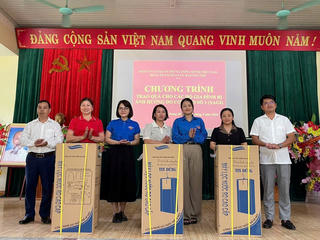 Trao yêu thương, nhận nụ cười