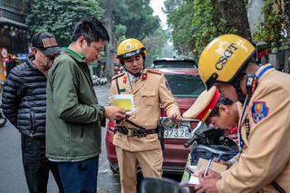 Hà Nội: Xử lý tình trạng xe khách hoạt động trên phố cổ gây ùn tắc giao thông