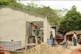 Chung tay dựng xây mái ấm cho người nghèo