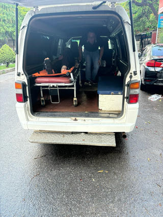 Hải Phòng: Thí sinh ‘đặc biệt’ đến phòng thi bằng xe cứu thương